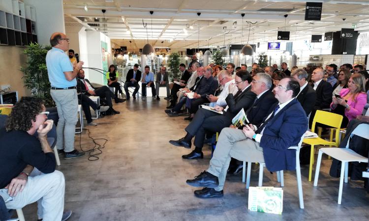 Macerata provincia virtuosa con il 79,3% di raccolta differenziata: Camporotondo è "Comune Rifiuti Free"
