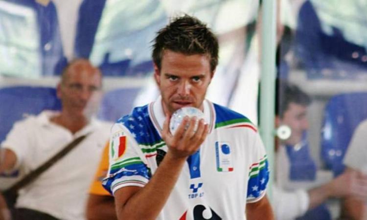 Recanati, il gioco delle bocce a scuola col pluricampione Mirko Savoretti Recanati, il gioco delle bocce a scuola col pluricampione Mirko Savoretti