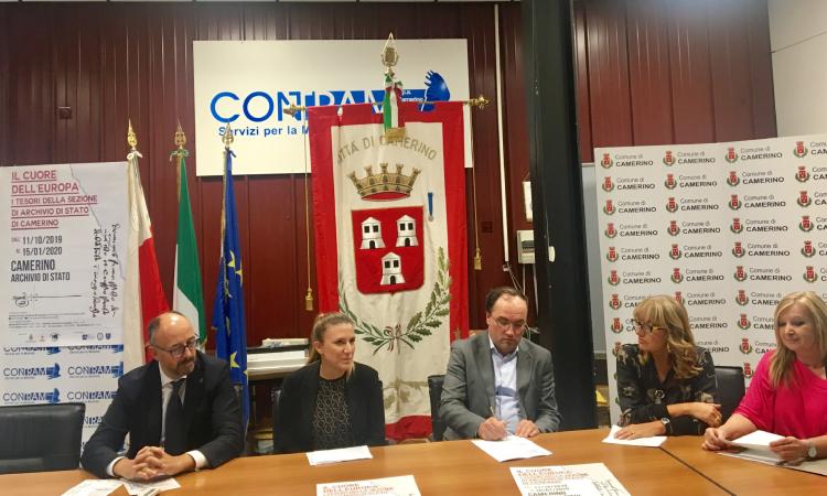 I tesori dell'Archivio di Stato di Camerino nella mostra "Il cuore dell'Europa" I tesori dell'Archivio di Stato di Camerino nella mostra "Il cuore dell'Europa"