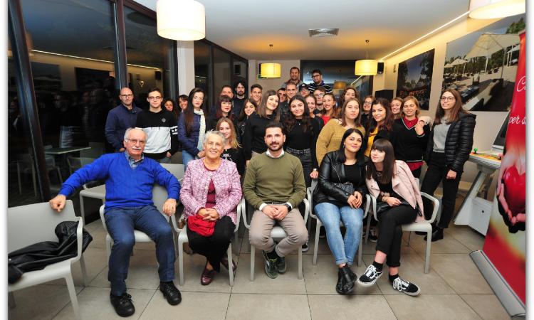 Cingoli, l'Avis si presenta ai neo maggiorenni con un apericena (FOTO)