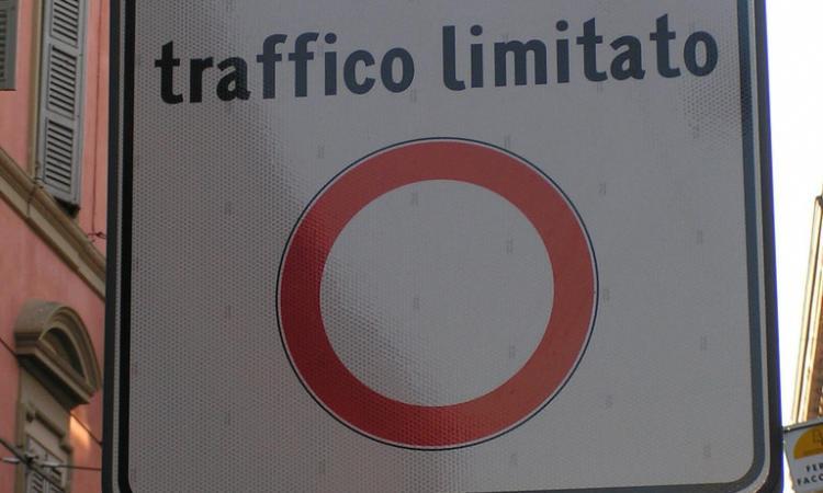 Macerata, accesso al centro storico: tornano le fasce orarie temporanee della ZTL Macerata, accesso al centro storico: tornano le fasce orarie temporanee della ZTL