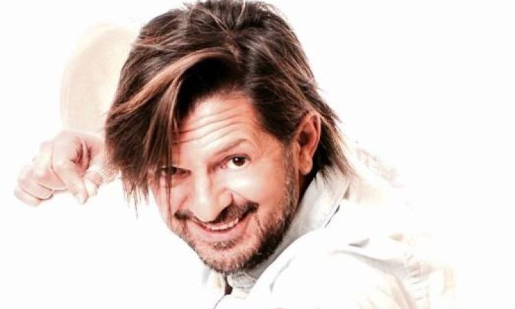 È morto a 54 anni Manuel Frattini. Saverio Marconi: "Ho perso un figlio" È morto a 54 anni Manuel Frattini. Saverio Marconi: "Ho perso un figlio"