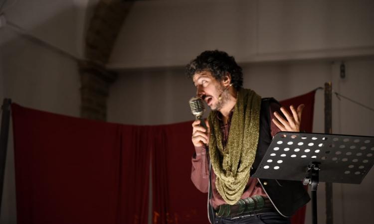 Sarnano, sabato internazionale tra ciclismo e teatro Sarnano, sabato internazionale tra ciclismo e teatro