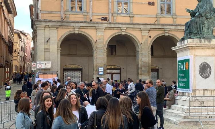Record per le "Giornate del Fai" a Camerino: oltre 1300 presenze nella zona rossa Record per le "Giornate del Fai" a Camerino: oltre 1300 presenze nella zona rossa