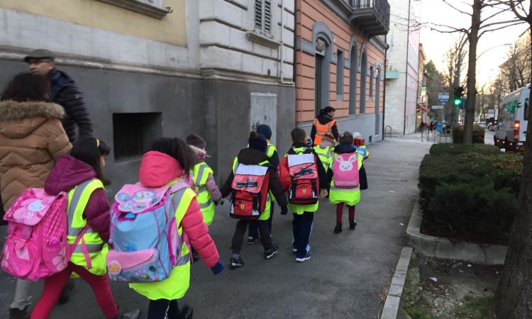 Macerata, ritorna il Pedibus: un'alternativa all'utilizzo delle auto private per andare a scuola