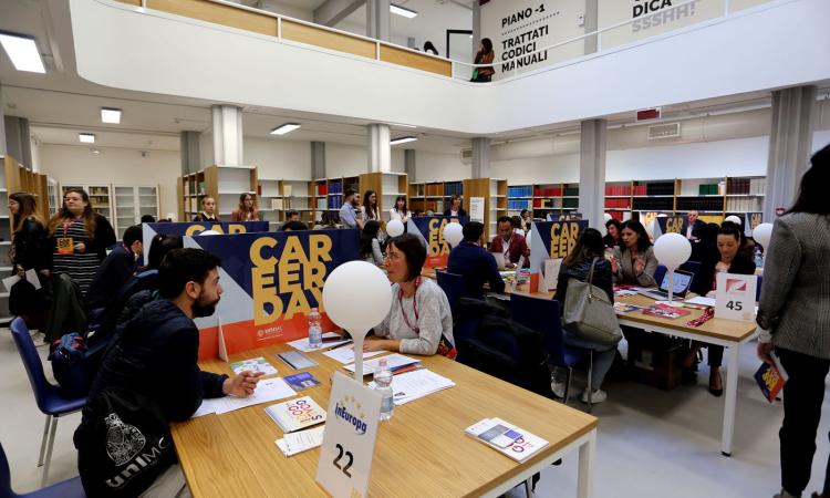 Unimc, Confindustria al Career Day 2019: 400 laureati a colloquio con le aziende (FOTO)