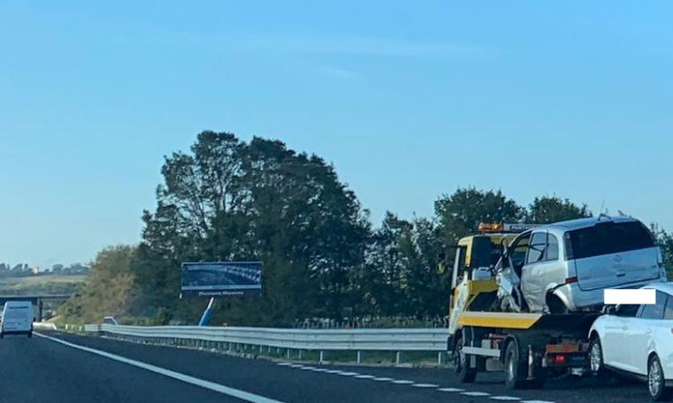 Civitanova, perde il controllo dell'auto e sbanda: incidente in A14 Civitanova, perde il controllo dell'auto e sbanda: incidente in A14