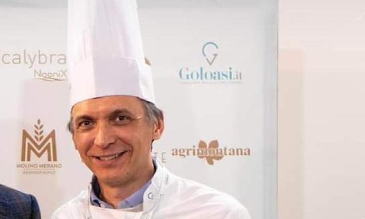 "Mastro Panettone", tra i finalisti anche Gianfranco Nicolini della Pasticceria Romana di Porto Recanati "Mastro Panettone", tra i finalisti anche Gianfranco Nicolini della Pasticceria Romana di Porto Recanati