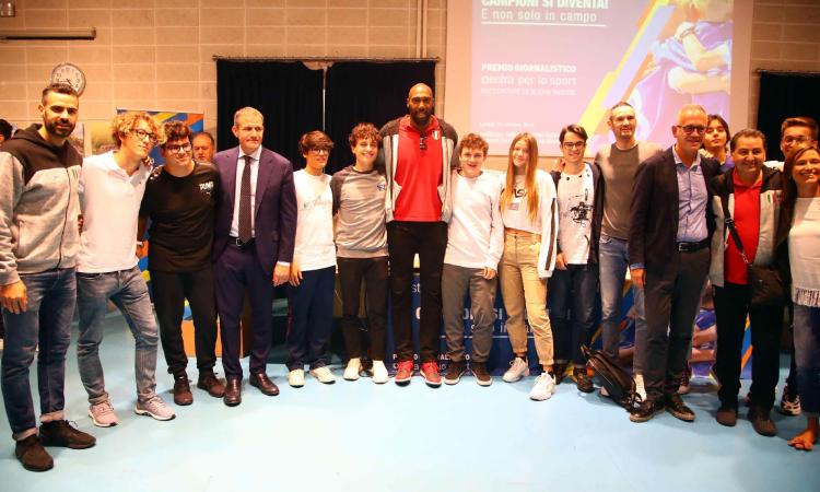 "Campioni si diventa": a Civitanova l'incontro tra la Volley Lube, Giacomo Sintini e gli studenti "Campioni si diventa": a Civitanova l'incontro tra la Volley Lube, Giacomo Sintini e gli studenti