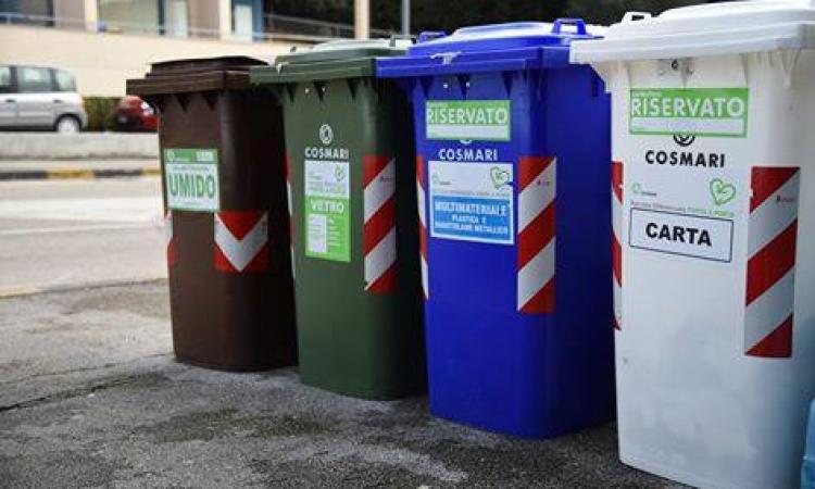 Macerata, telecamere mobili per punire chi abbandona i rifiuti: scatta il controllo