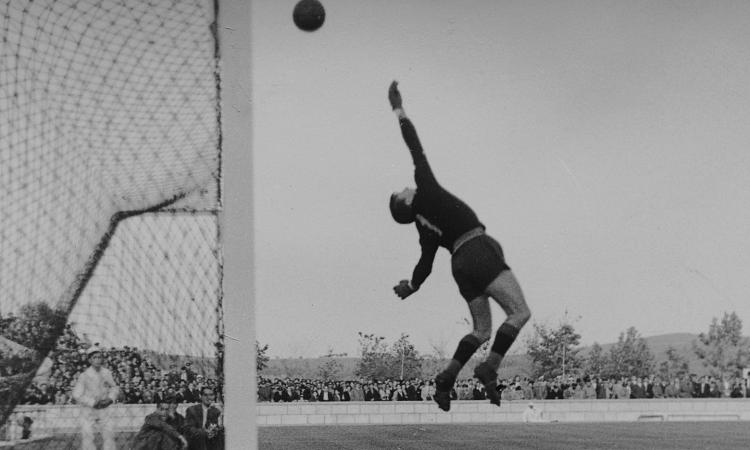 "Il Torino Campionissimo", taglio del nastro per la mostra dedicata alla squadra di calcio tragicamente scomparsa "Il Torino Campionissimo", taglio del nastro per la mostra dedicata alla squadra di calcio tragicamente scomparsa