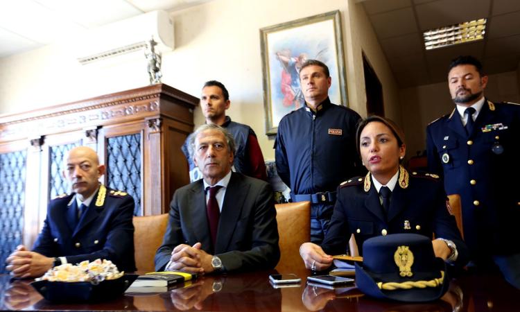 Porto Recanati, Hotel House: arrestati tre tunisini. 1050 cessioni di droga in meno di un anno Porto Recanati, Hotel House: arrestati tre tunisini. 1050 cessioni di droga in meno di un anno