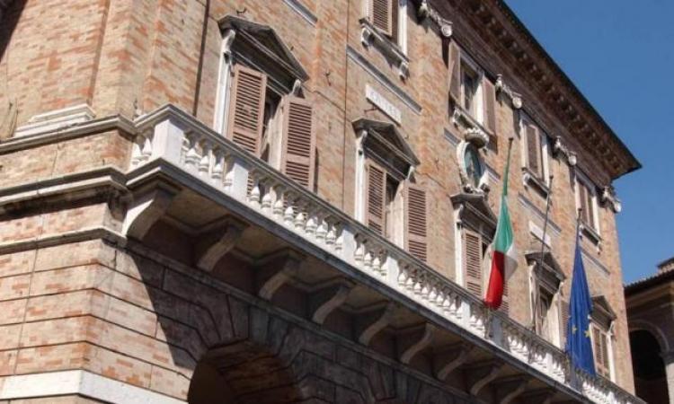 Macerata, piscine alle ex 'Casermette', il centrodestra: "Area inadeguata, Comune blocchi la realizzazione" Macerata, piscine alle ex 'Casermette', il centrodestra: "Area inadeguata, Comune blocchi la realizzazione"
