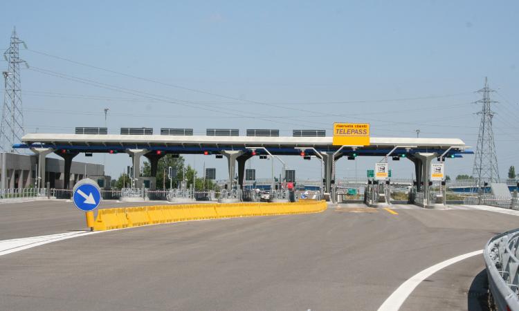 Autostrada, nuovo aumento dei pedaggi da fine giugno Autostrada, nuovo aumento dei pedaggi da fine giugno