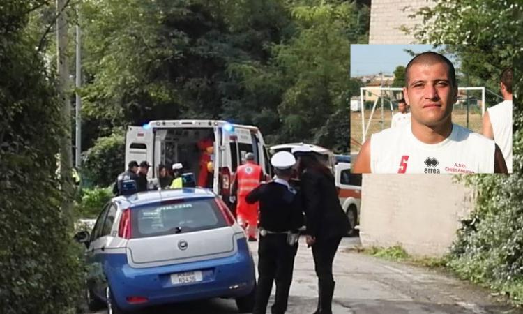 Tragedia a Macerata, 40enne si getta dal ponte del cimitero (VIDEO e FOTO) Tragedia a Macerata, 40enne si getta dal ponte del cimitero (VIDEO e FOTO)
