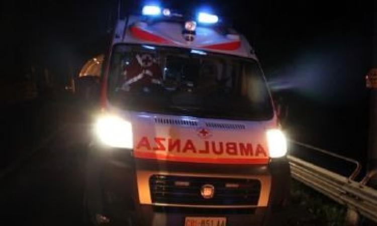 Urbisaglia, incidente grave sulla provinciale fra due veicoli: un ferito trasportato d'urgenza a Torrette