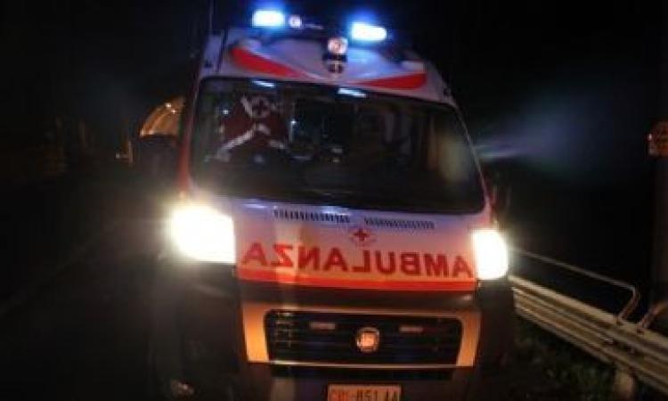 Incidente in superstrada allo svincolo di Corridonia, auto contro tir: tre persone al pronto soccorso Incidente in superstrada allo svincolo di Corridonia, auto contro tir: tre persone al pronto soccorso