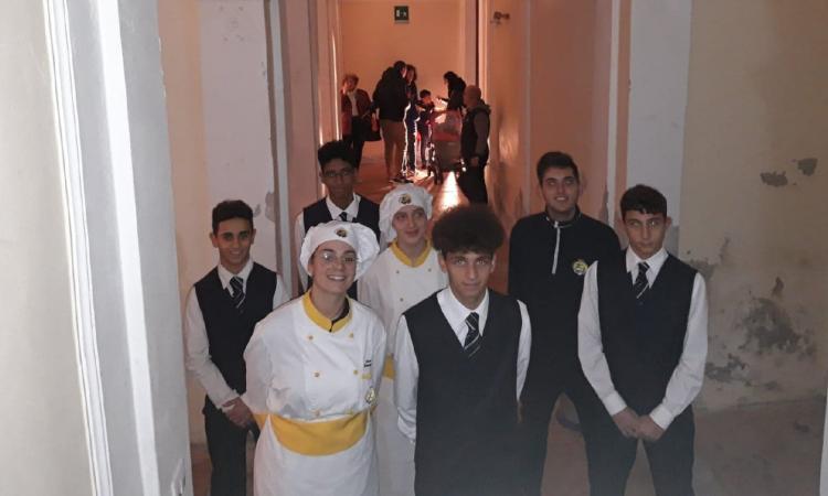 Cingoli, giovani pasticceri dell'Alberghiero "Varnelli" riscoprono un'antica ricetta Cingoli, giovani pasticceri dell'Alberghiero "Varnelli" riscoprono un'antica ricetta