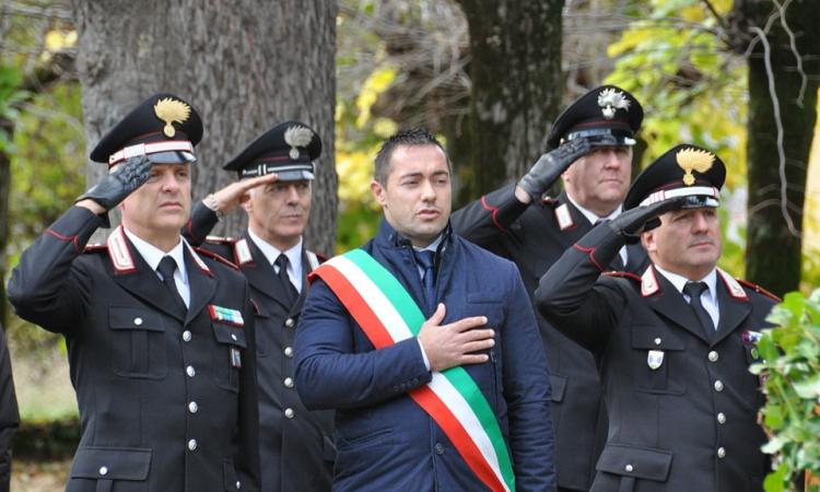 4 novembre a Pieve Torina: una luce tricolore illumina il Monumento ai Caduti 4 novembre a Pieve Torina: una luce tricolore illumina il Monumento ai Caduti