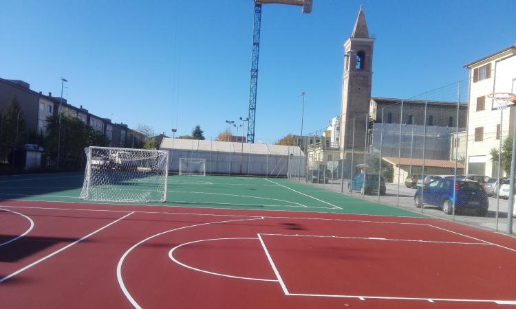 Restyling del campo da calcetto di Sforzacosta: sabato 9 novembre il taglio del nastro Restyling del campo da calcetto di Sforzacosta: sabato 9 novembre il taglio del nastro
