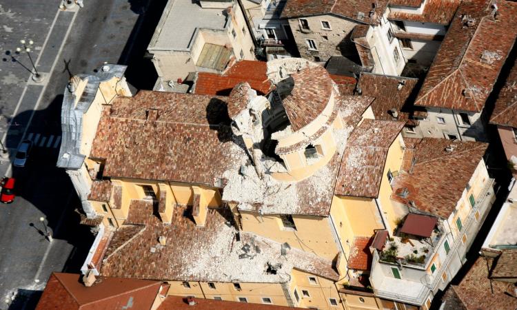 La terra torna a tremare, forte scossa di terremoto a L'Aquila