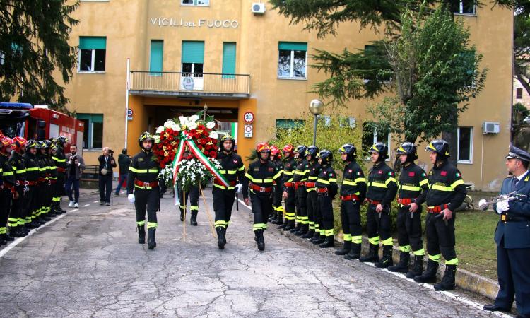 Macerata, commemorazione dei giovani Vigili del Fuoco caduti durante un servizio di emergenza (VIDEO e FOTO)