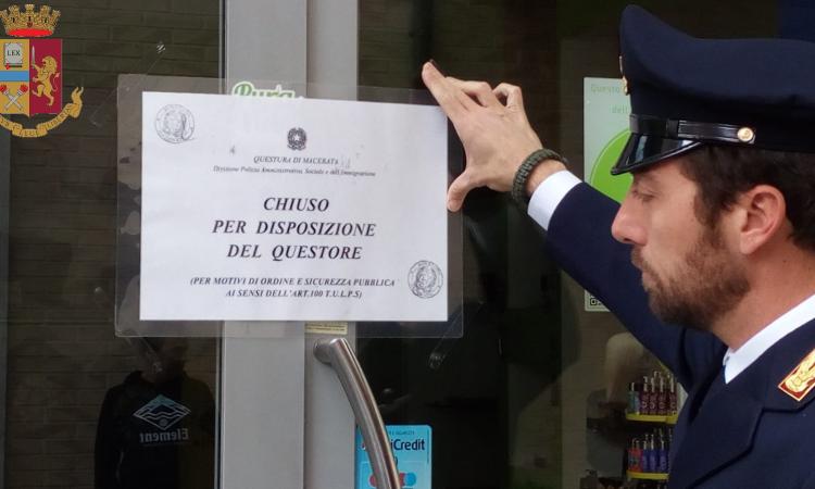 Civitanova, revocata la licenza a due titolari di negozi di "cannabis light"