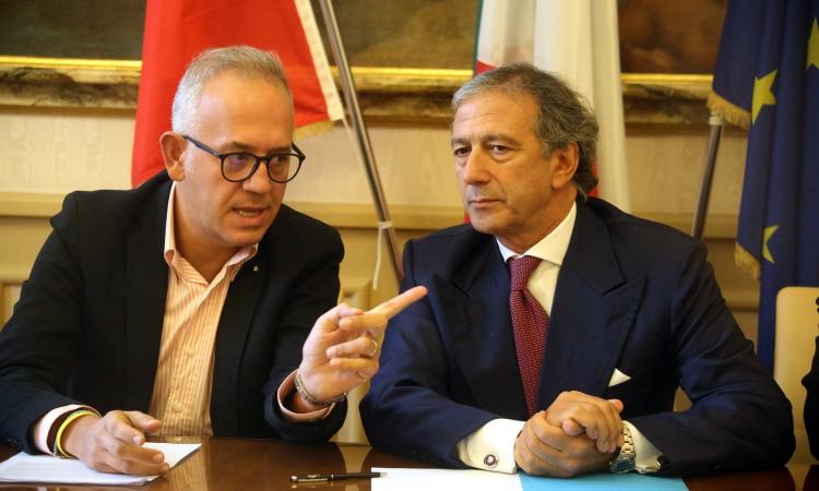 Civitanova, Ciarapica sospende le attività a due negozi di "cannabis light". Pignataro:"Primo sindaco in Italia" (VIDEO e FOTO)
