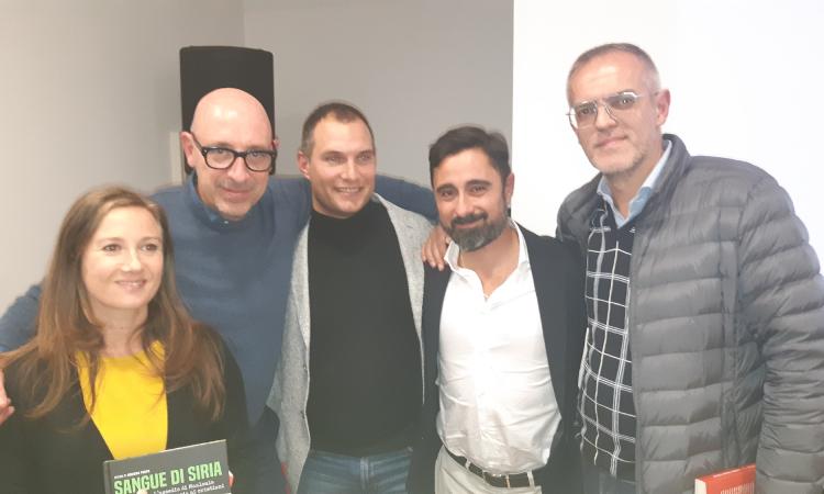 Grande partecipazione a Recanati per l'incontro con l'inviato di guerra Gian Micalessin Grande partecipazione a Recanati per l'incontro con l'inviato di guerra Gian Micalessin