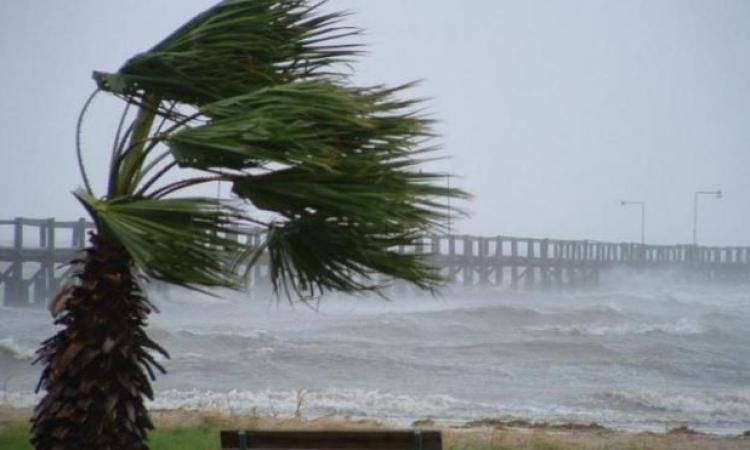Vento forte e mareggiate: allerta meteo per martedì