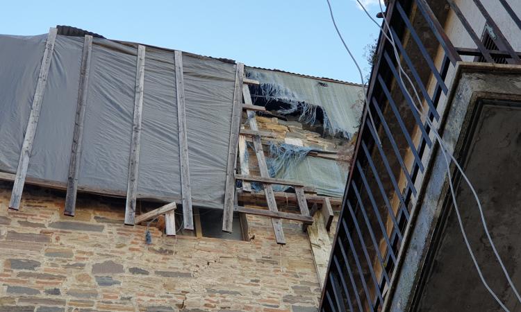 Caldarola, primi ritorni nell'ex zona rossa: una famiglia rientra a casa nel centro storico
