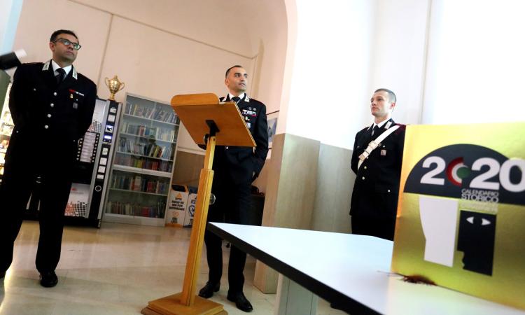 Presentato il calendario 2020 dell'Arma dei carabinieri: 15mila copie per la provincia di Macerata Presentato il calendario 2020 dell'Arma dei carabinieri: 15mila copie per la provincia di Macerata
