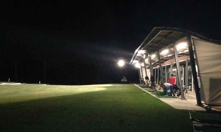 Porto Recanati, evacuato il Golf Club: livello del fiume Musone al limite. La situazione migliora Porto Recanati, evacuato il Golf Club: livello del fiume Musone al limite. La situazione migliora