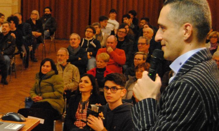 Macerata, "Scienza in città" con gli Amici del Liceo Galilei Macerata, "Scienza in città" con gli Amici del Liceo Galilei