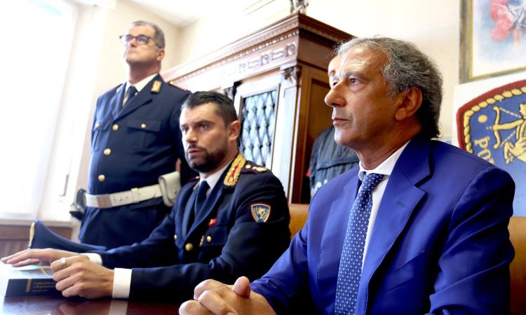 “Stragi del sabato sera”, ritirate 11 patenti e decurtati 100 punti “Stragi del sabato sera”, ritirate 11 patenti e decurtati 100 punti