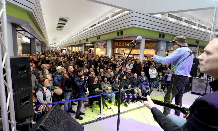 "Buon compleanno Val di Chienti" insieme a Teo Teocoli (FOTO) "Buon compleanno Val di Chienti" insieme a Teo Teocoli (FOTO)