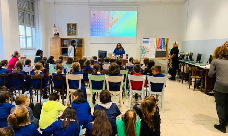 Giornata universale dei diritti dell'infanzia: grande festa alla scuola "San Giuseppe" di Macerata