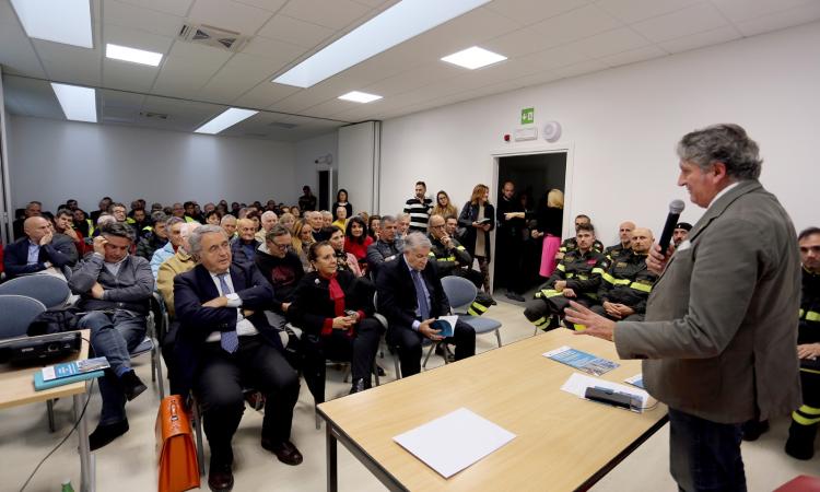 Persone anziane fragili, come intervenire nelle emergenze: presentato il manuale a Tolentino (FOTO) Persone anziane fragili, come intervenire nelle emergenze: presentato il manuale a Tolentino (FOTO)