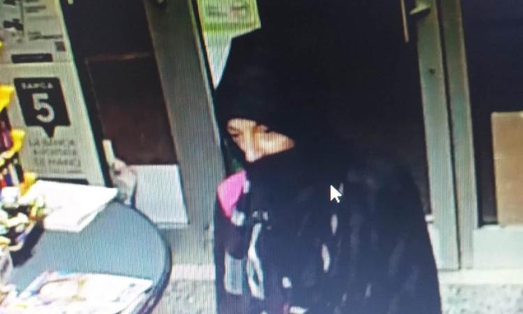 Civitanova, tentata rapina nella tabaccheria di Via Cecchetti: individuata e arrestata l'autrice Civitanova, tentata rapina nella tabaccheria di Via Cecchetti: individuata e arrestata l'autrice