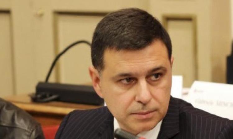 Macerata, caos via Trento, Marchiori (Lega): "Blitz del Pd in Consiglio per truccare le carte e farla franca" Macerata, caos via Trento, Marchiori (Lega): "Blitz del Pd in Consiglio per truccare le carte e farla franca"
