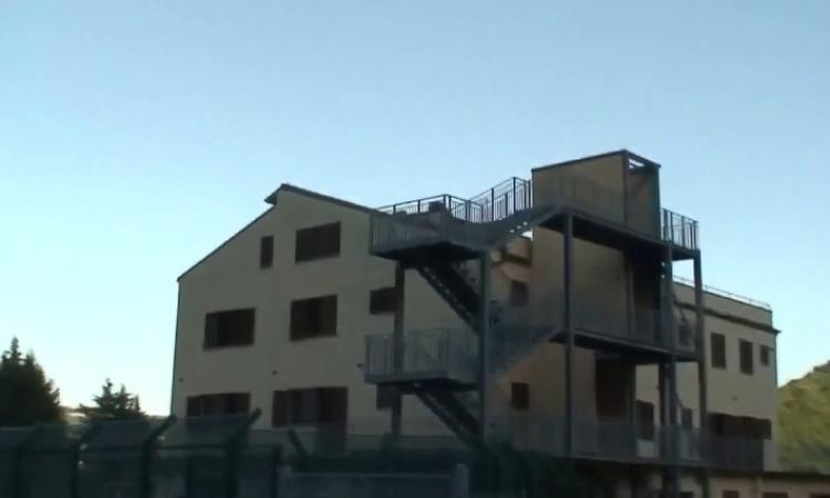 Serrapetrona, caos al centro "Beata Corte" di Caccamo: i pazienti sequestrano il personale e occupano la struttura Serrapetrona, caos al centro "Beata Corte" di Caccamo: i pazienti sequestrano il personale e occupano la struttura