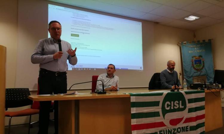 Tutelare i lavoratori pubblici al momento della pensione: incontro della Cisl a Macerata Tutelare i lavoratori pubblici al momento della pensione: incontro della Cisl a Macerata
