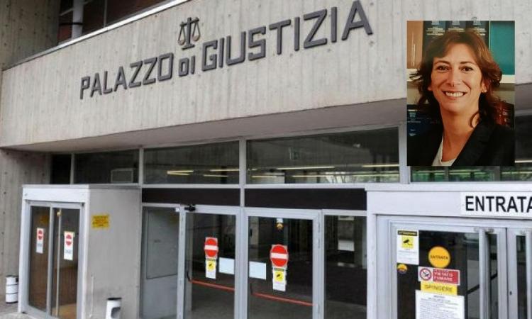 Macerata, "Ho agito per disperazione": due anni per l'aggressore del direttore Giuli Macerata, "Ho agito per disperazione": due anni per l'aggressore del direttore Giuli