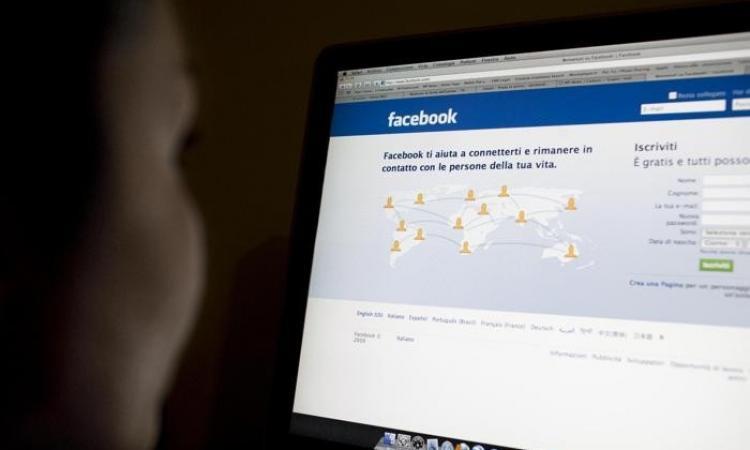 Pubblica foto altrui sul proprio profilo Facebook senza consenso: condannato Pubblica foto altrui sul proprio profilo Facebook senza consenso: condannato