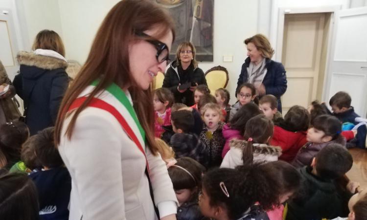 Porto Potenza, i bambini della scuola dell'infanzia "Coloramondo" ospiti in Comune