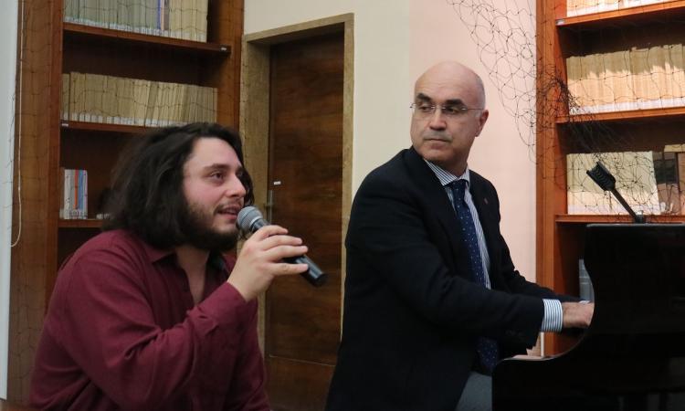 Francesco Lettieri si racconta a Unimc, duetto inedito col direttore Mauro Giustozzi Francesco Lettieri si racconta a Unimc, duetto inedito col direttore Mauro Giustozzi