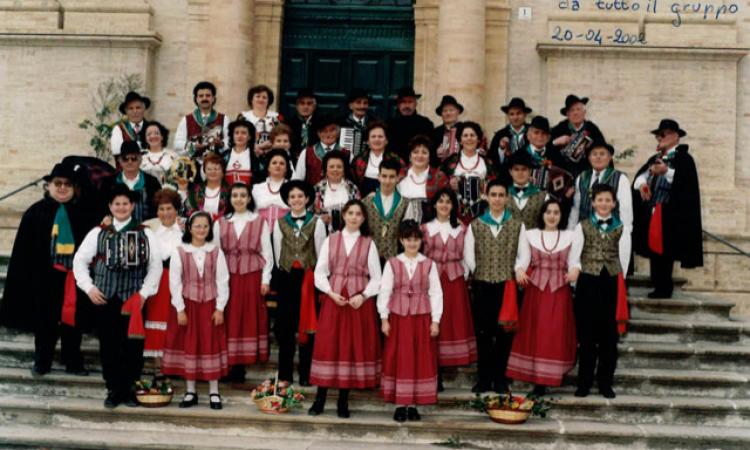 Mogliano, festa grande per i 30 anni de “La Cocolla” Mogliano, festa grande per i 30 anni de “La Cocolla”