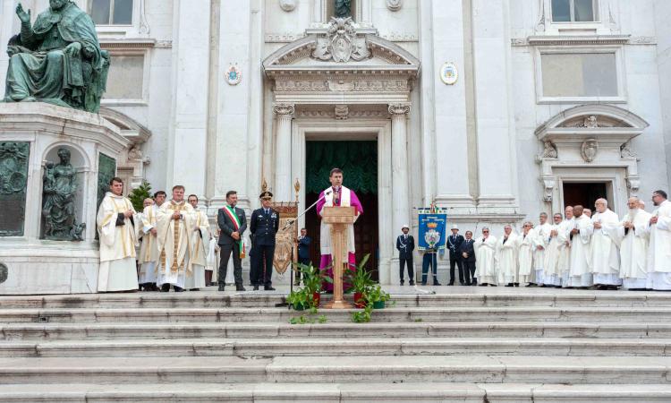 L’Aeronautica Militare rinnova la propria devozione alla Beata Vergine di Loreto L’Aeronautica Militare rinnova la propria devozione alla Beata Vergine di Loreto