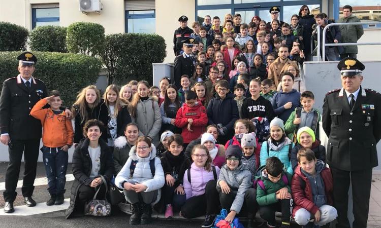 Potenza Picena, gli studenti a scuola di legalità: visita alla caserma dei carabinieri