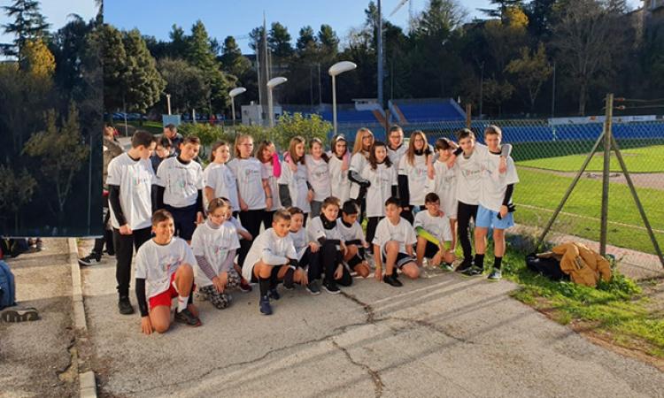 Tolentino, l'Istituto Lucatelli primeggia nel torneo provinciale di corsa campestre